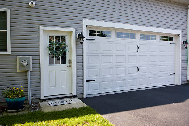 24/7 Emergency Garage Door Panel Replacement experts in Clarke County County, MS